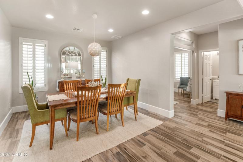 15294 W Old Oak Ln-28