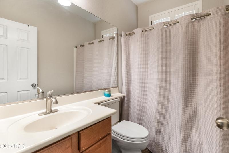 15294 W Old Oak Ln-11