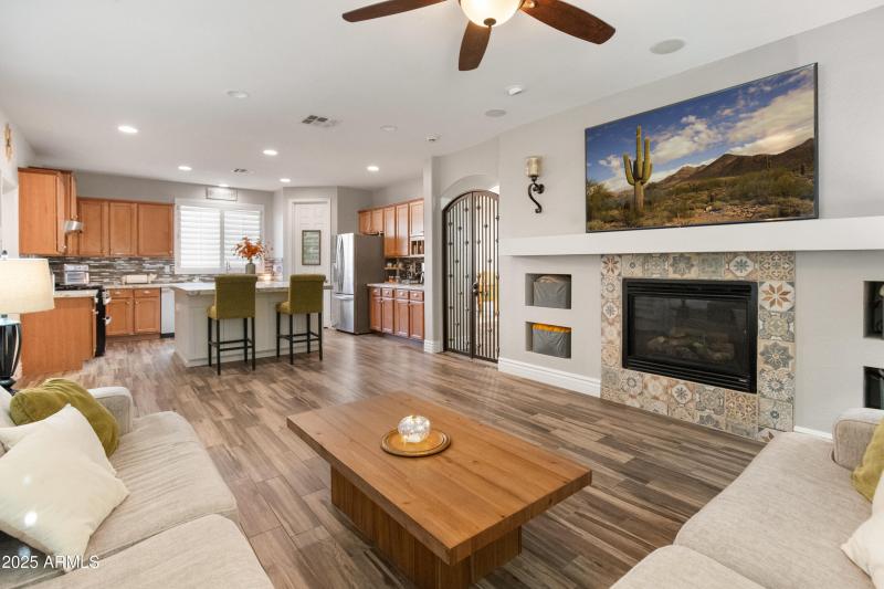 15294 W Old Oak Ln-32