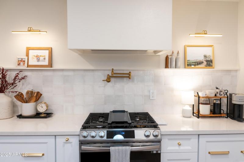 Gas stove and pot filler