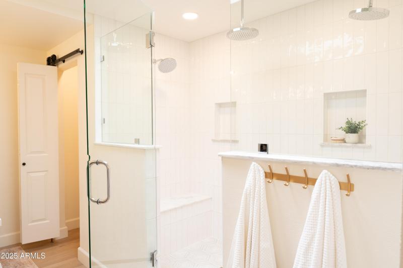 Primary with Separate Toilet Room