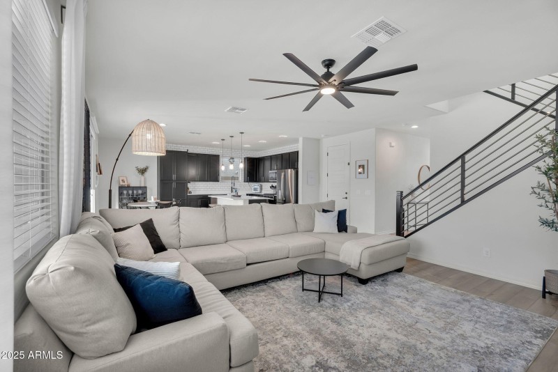 8-web-or-mls-Daylight-6