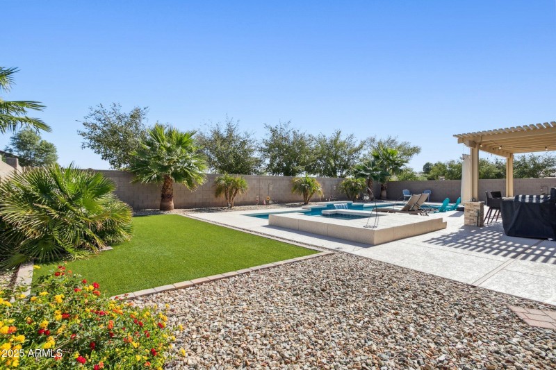 44-web-or-mls-20667-n-danielle-ave