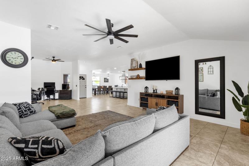 11-web-or-mls-1337-e-mineral-rd