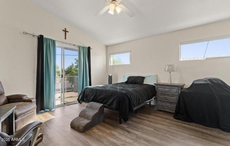 1921 E Marquette Primary 2