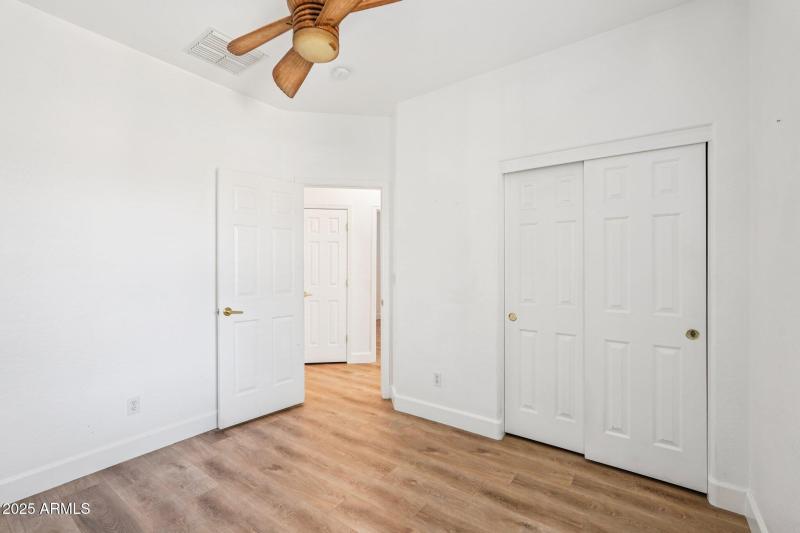 23-web-or-mls-W Kuralt Dr-S3010-023