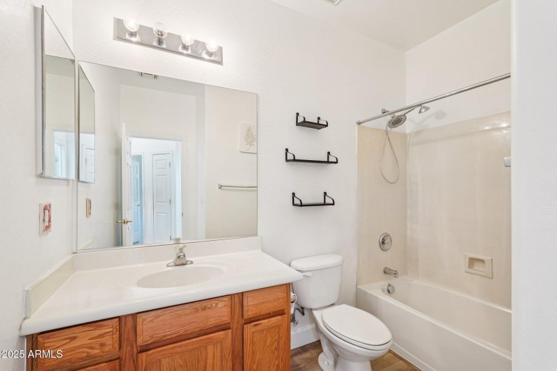 19-web-or-mls-W Kuralt Dr-S3010-019