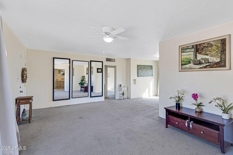 Living room 229 W Mission Ln-6