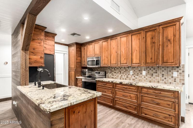 Granite Countertops & Updated Cabinets