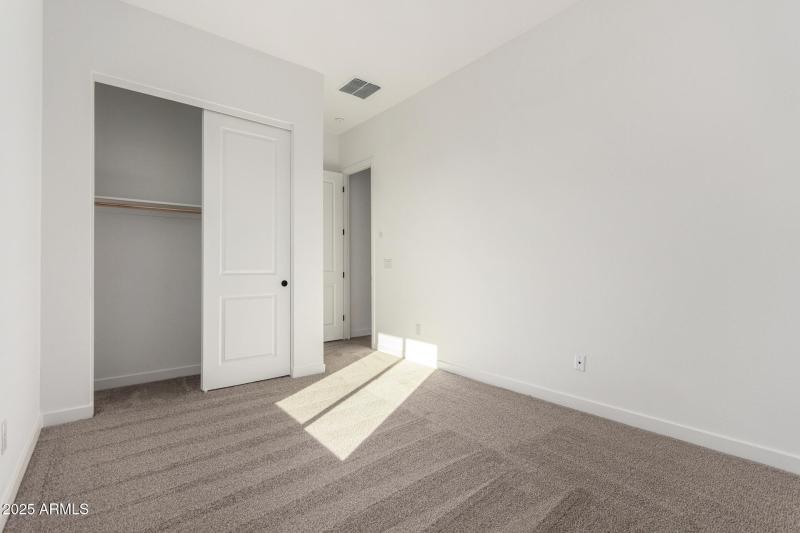 33 - Avenida Del Sol