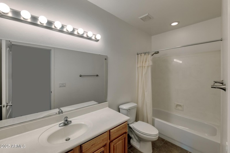 082193-4228 South Morning Glory Court