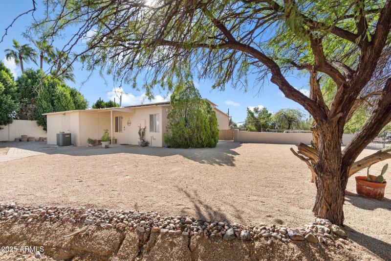 Beautiful Acre-Secluded Barn-Arena