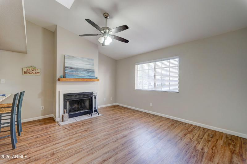 2020 W Union Hills Dr #127-8