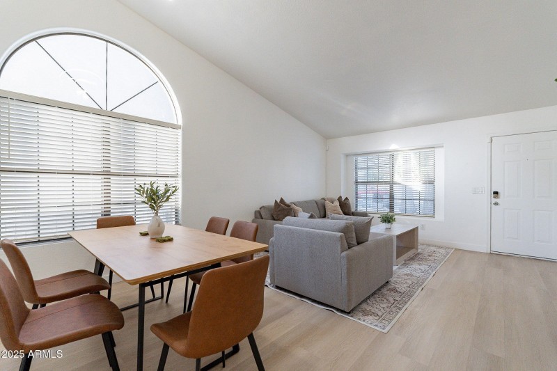 5-web-or-mls-Glendale-5