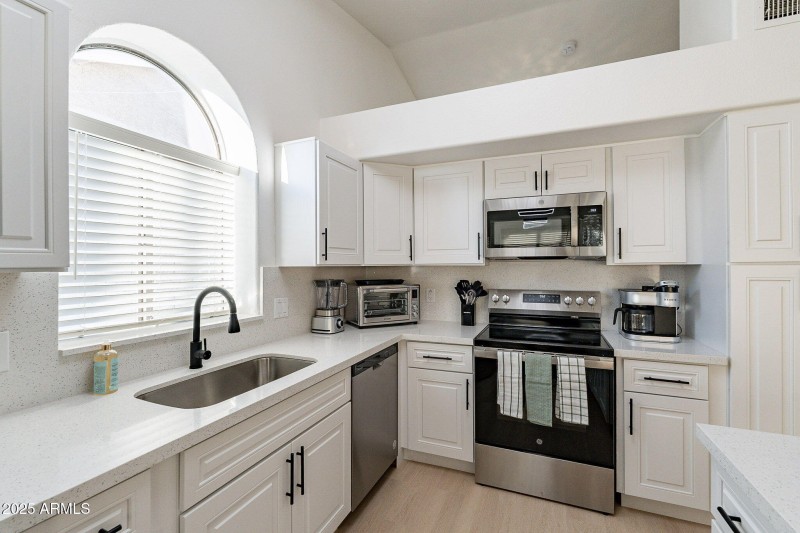 6-web-or-mls-Glendale-6