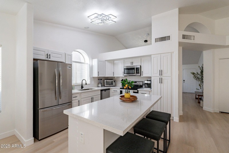 9-web-or-mls-Glendale-9