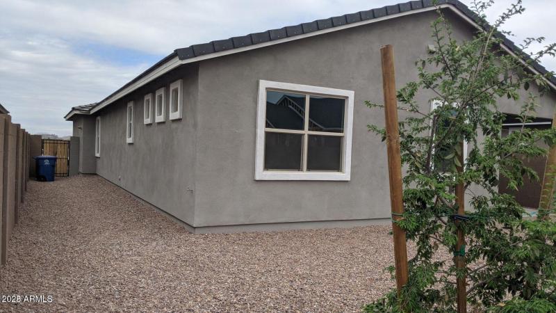 20220329233916972860000000-o