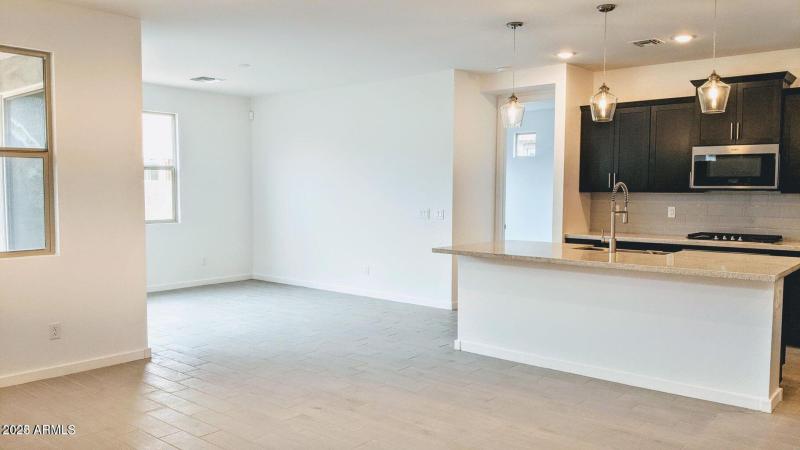 20220329233952097075000000-o