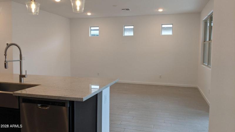 20220329234023931799000000-o