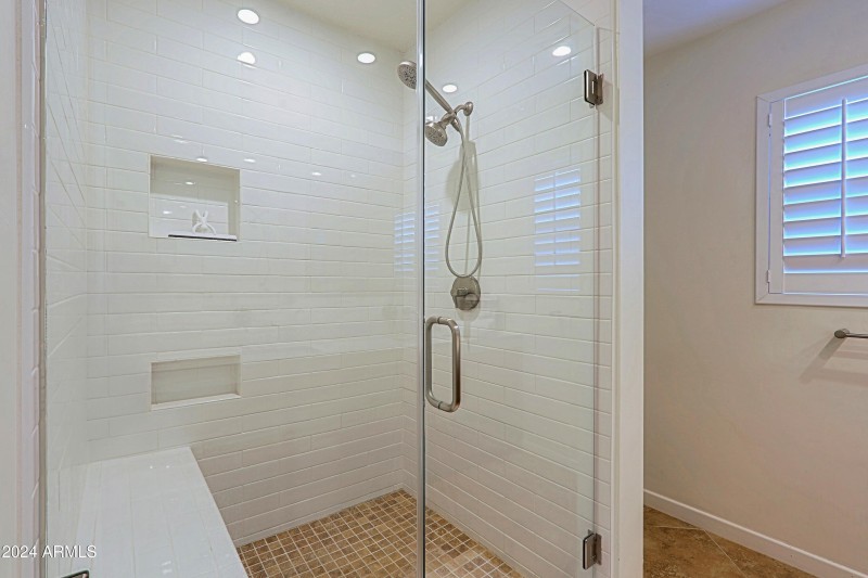 Master Bath - Walk-in Shower