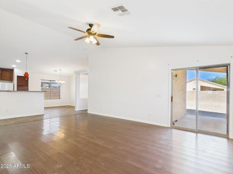 4-web-or-mls-CAM03379G0-PR0158-STILL004