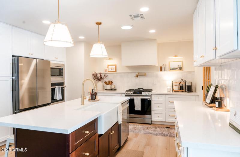 Large Kitchen with Double Ovens
