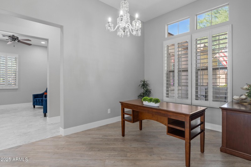 4615 E Sourwood Dr-10