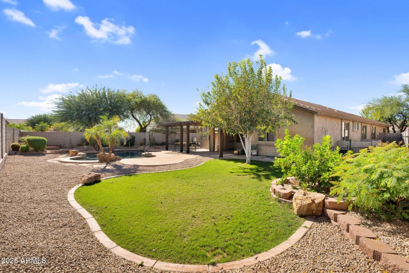 39-web-or-mls-7431 E Norwood St-38