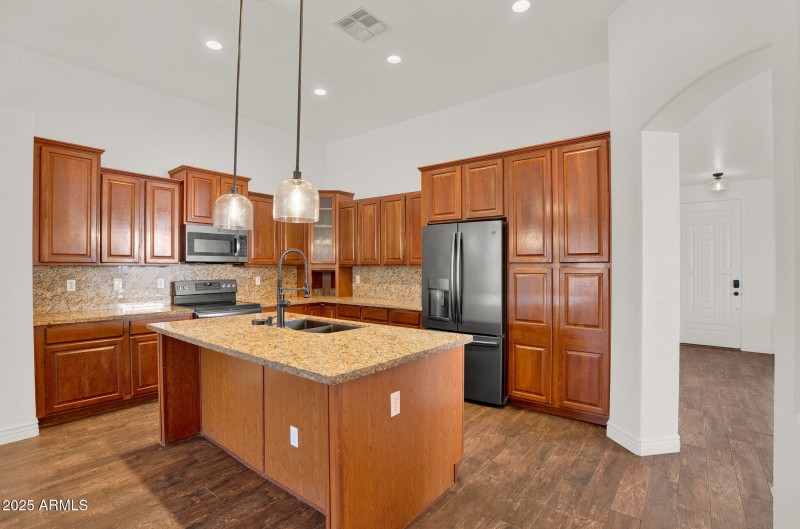 10-web-or-mls-7431 E Norwood St-10