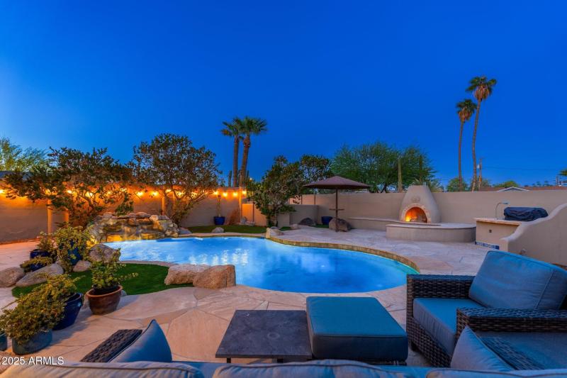 2712 E Mountain View Rd - 49