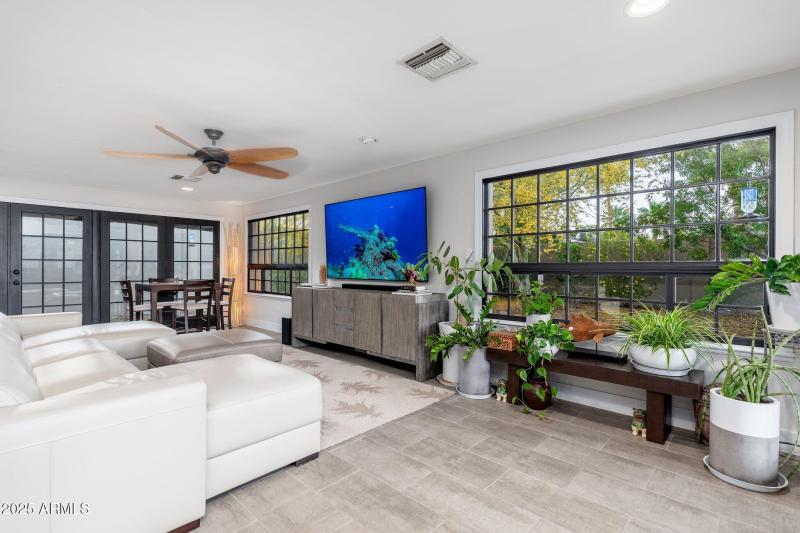 2712 E Mountain View Rd - 21