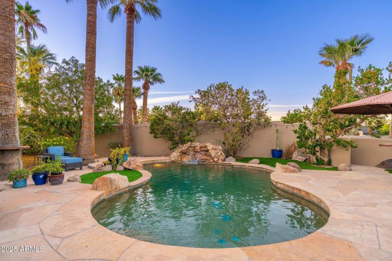 2712 E Mountain View Rd - 37