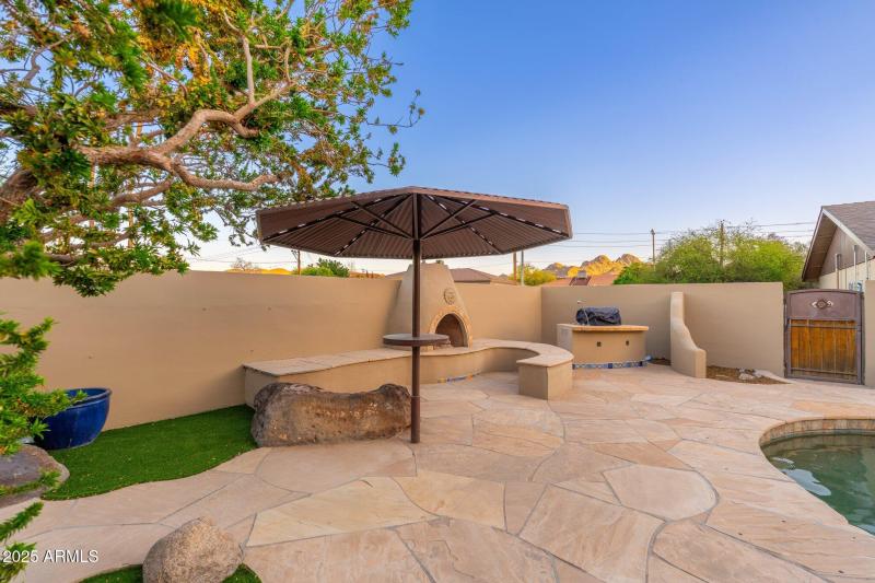 2712 E Mountain View Rd - 40