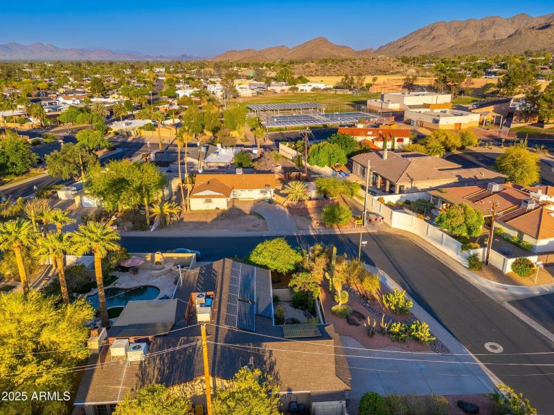 2712 E Mountain View Rd - 69