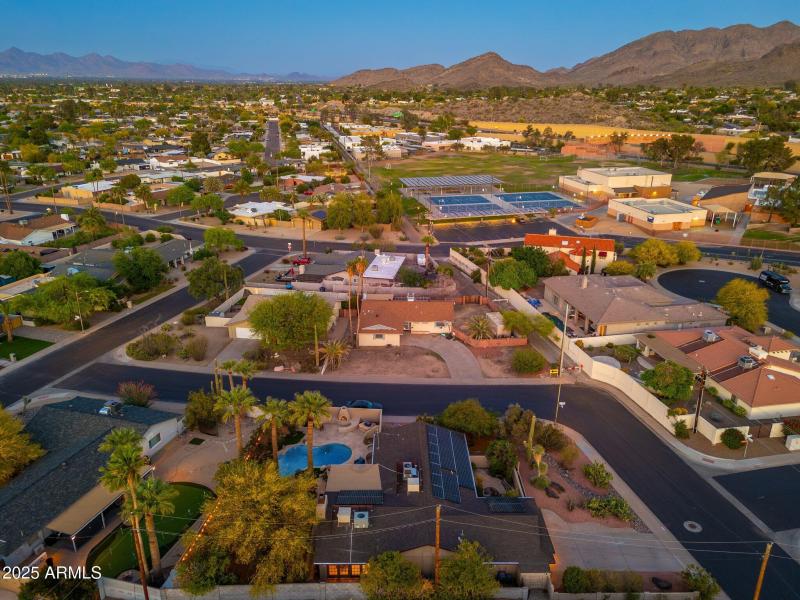 2712 E Mountain View Rd - 81