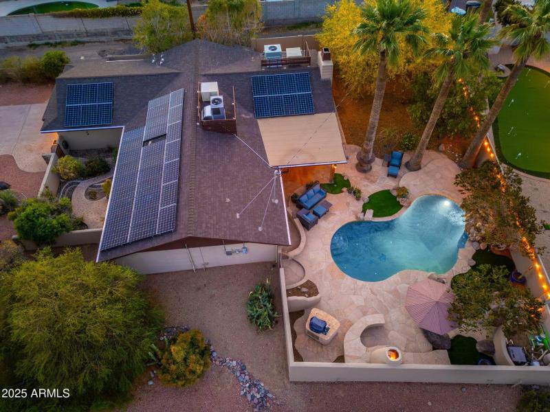 2712 E Mountain View Rd - 82