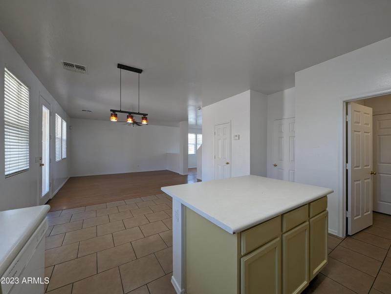 3330 W SAINT ANNE AVE