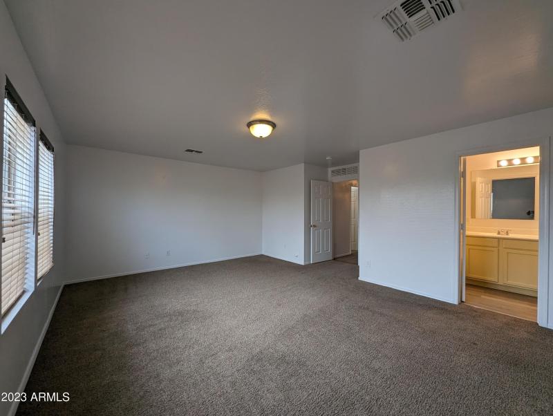 3330 W SAINT ANNE AVE