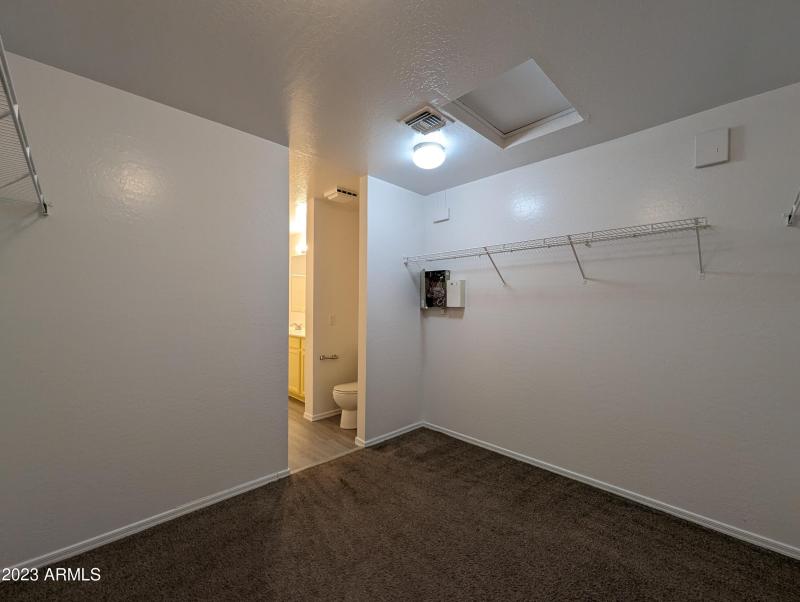 3330 W SAINT ANNE AVE