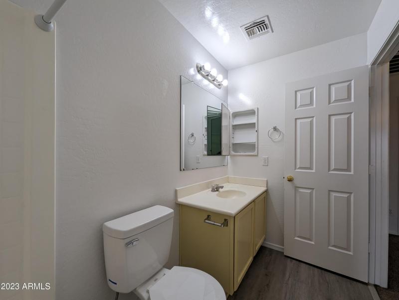 3330 W SAINT ANNE AVE