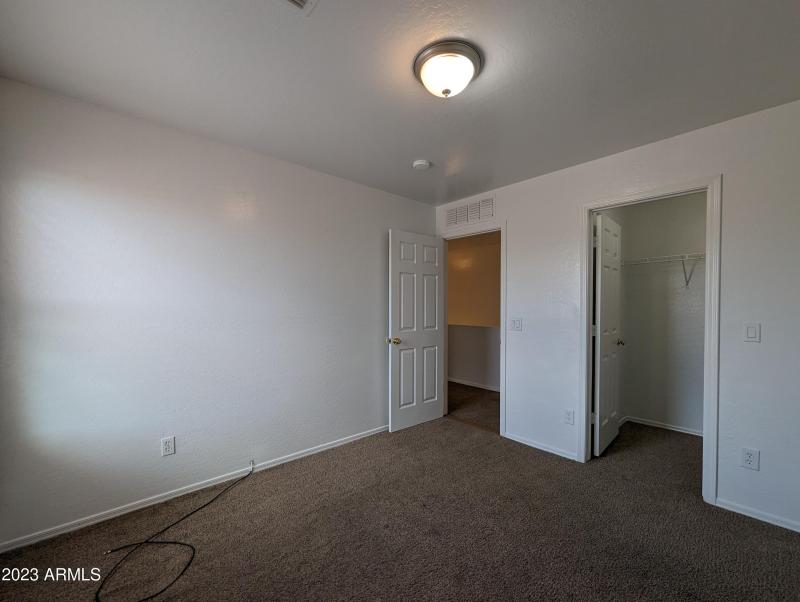 3330 W SAINT ANNE AVE