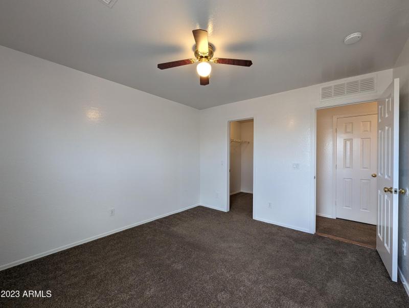 3330 W SAINT ANNE AVE