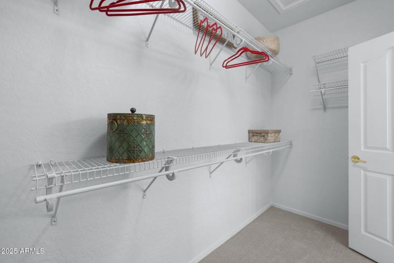 Master Walk-In Closet !