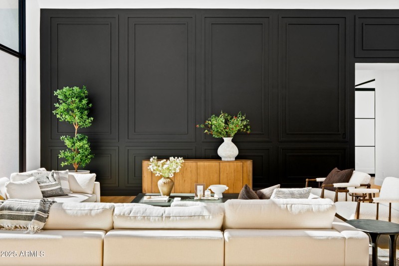 8-web-or-mls-6230-e-hillcrest-blvd