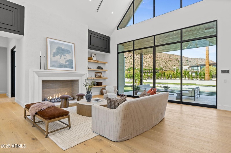 12-web-or-mls-6230-e-hillcrest-blvd