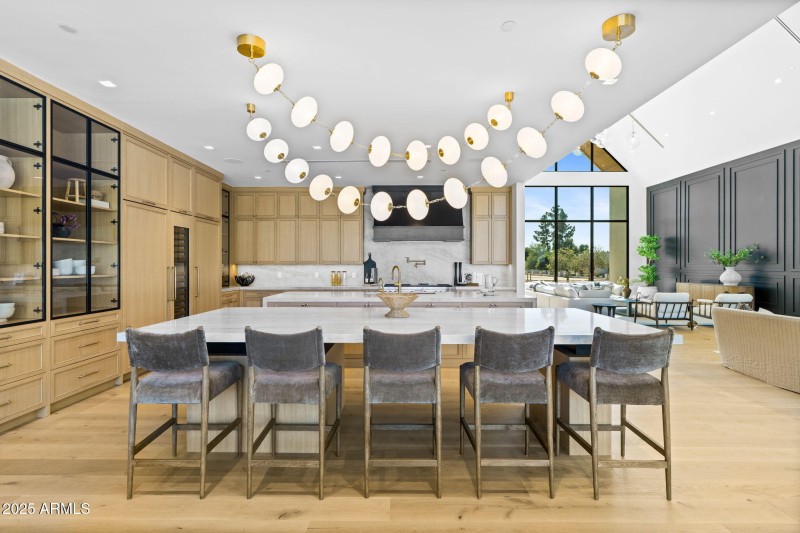 14-web-or-mls-6230-e-hillcrest-blvd