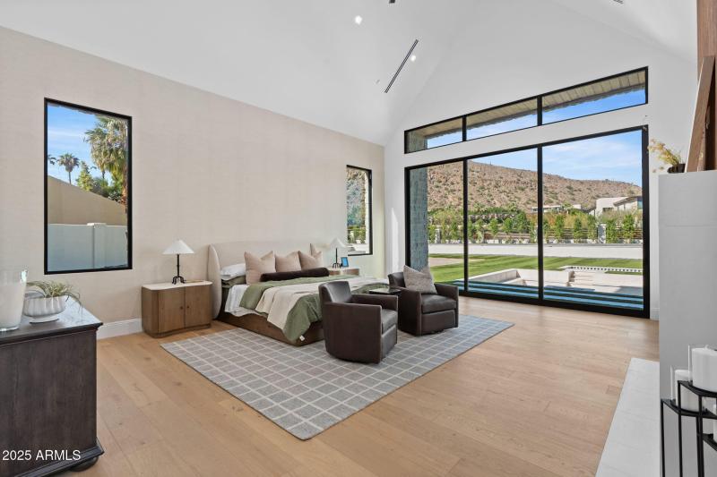 24-web-or-mls-6230-e-hillcrest-blvd