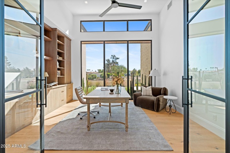 32-web-or-mls-6230-e-hillcrest-blvd