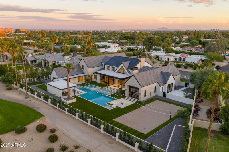 73-web-or-mls-6230-e-hillcrest-blvd