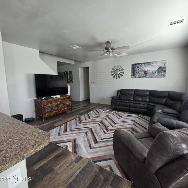 ffd1060e-cc4f-4f50-ada8-f5039670289d